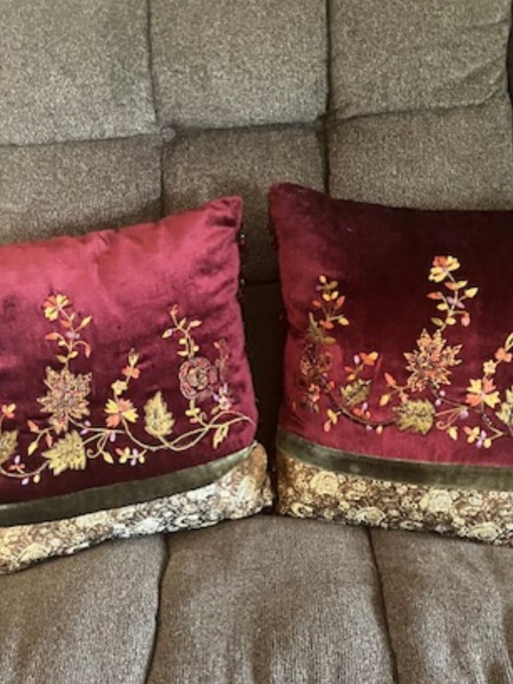 Pair‎ of Matching Borgata Velour Throw Pillows 15" Embroidered and Beaded